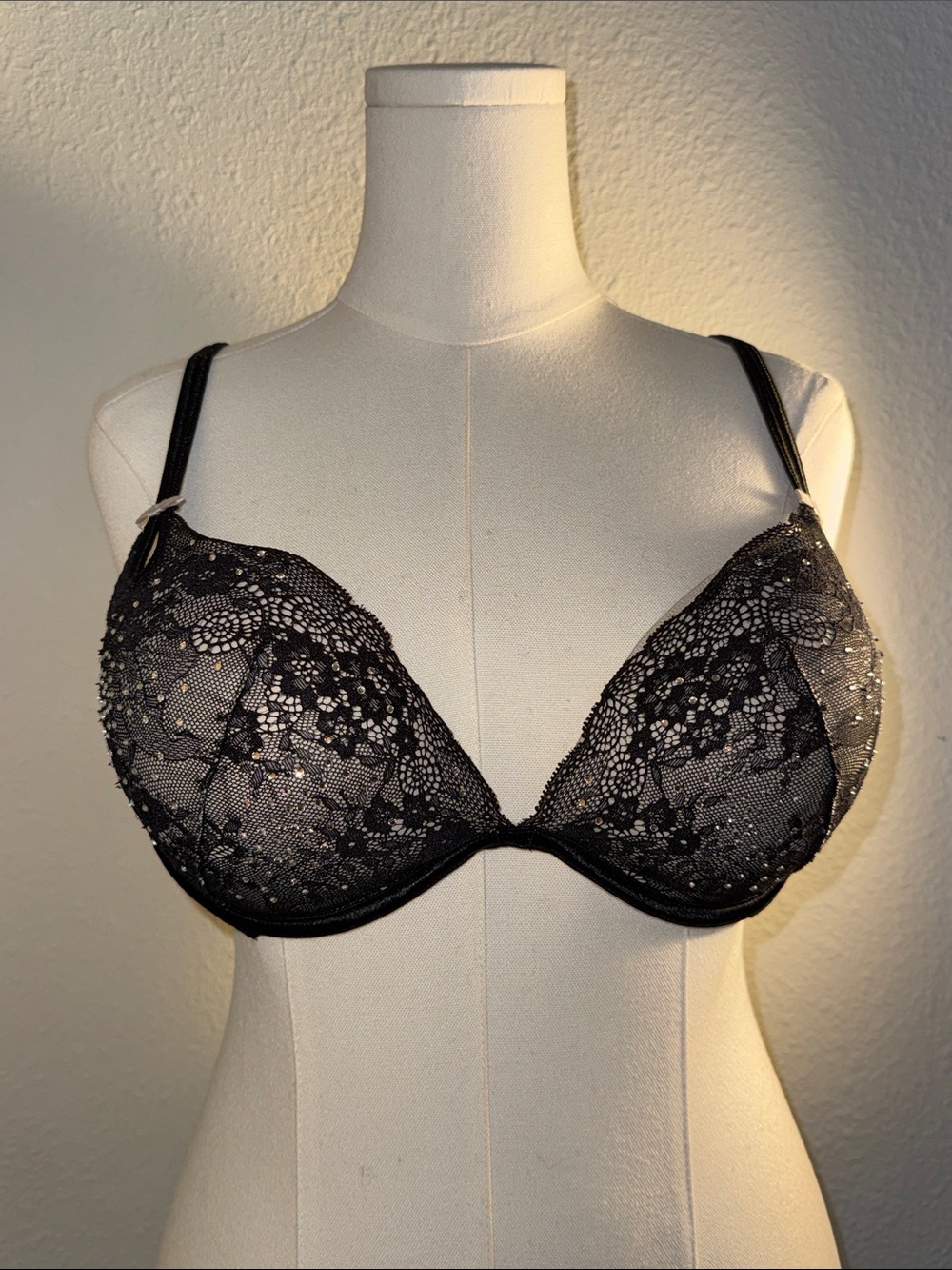 Victoria's Secret Black Lace Plunge Push-Up Bra